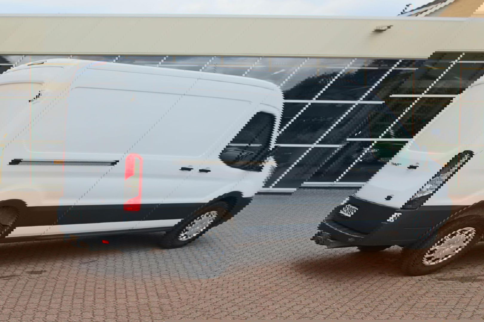 Ford Transit 350 2.0 TDCI L3H2 Trend