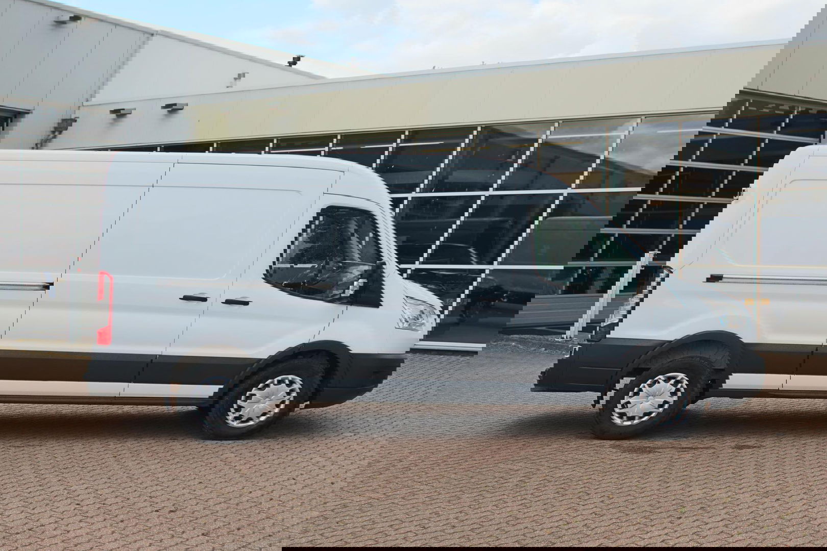 Ford Transit 350 2.0 TDCI L3H2 Trend