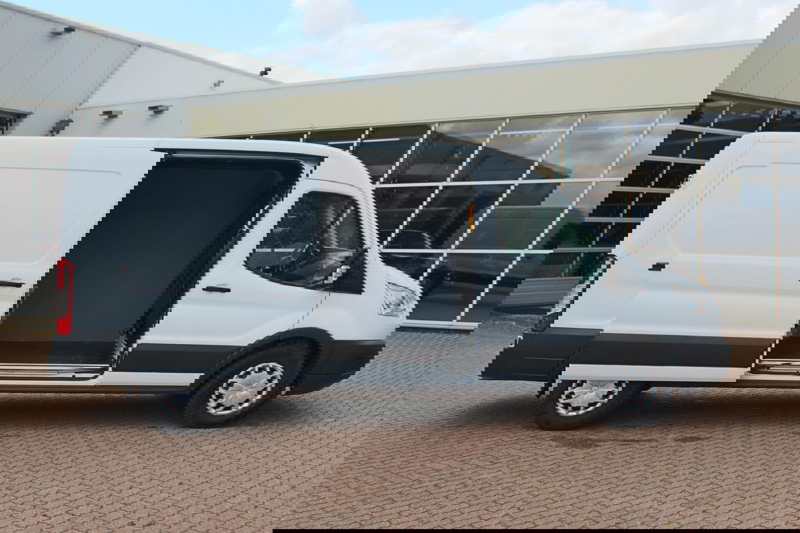 Ford Transit 350 2.0 TDCI L3H2 Trend