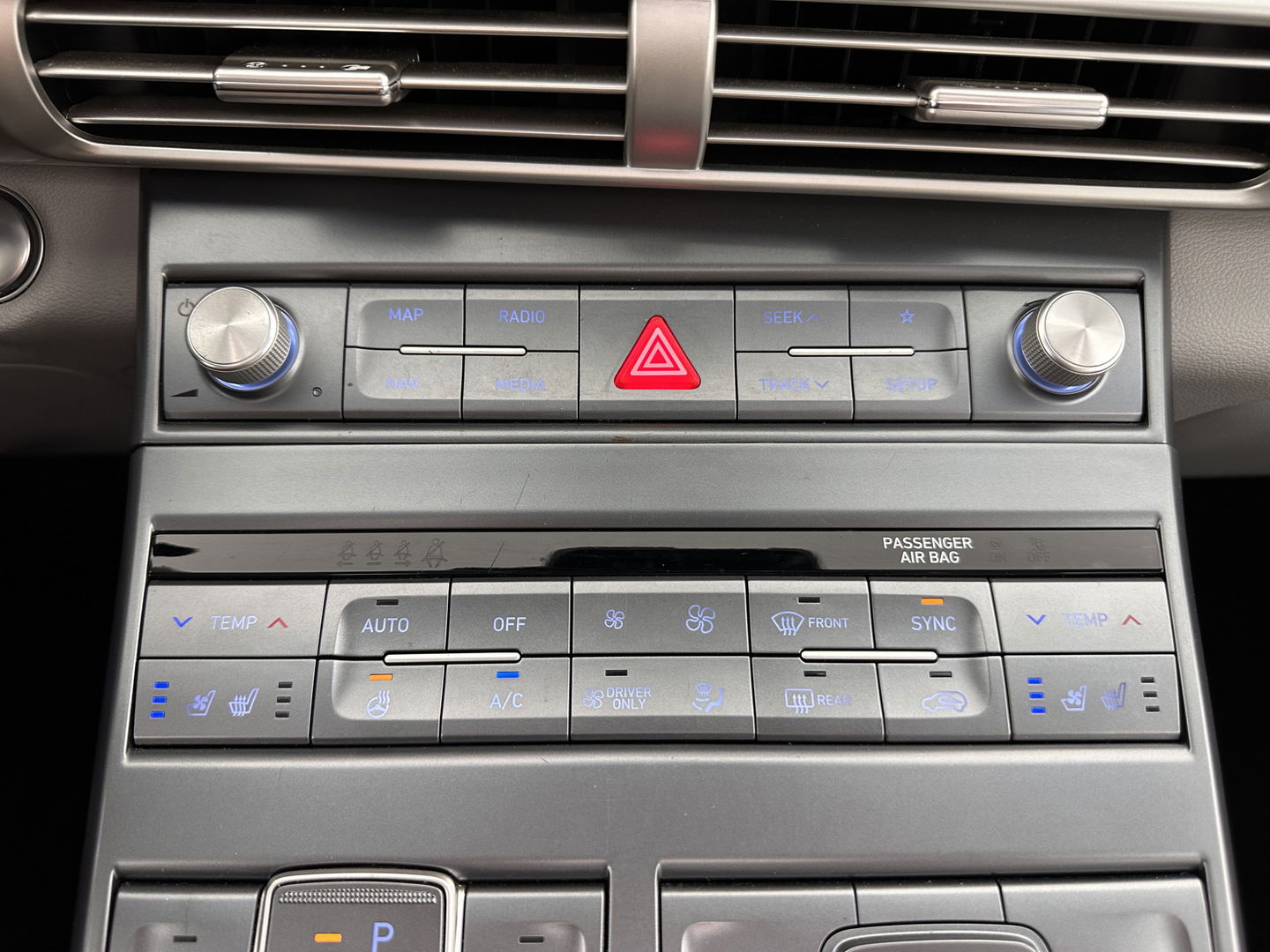 Hyundai NEXO FCEV Plus Pack [ HYDROGENIUM ] (INCL-BTW) (WATERSTOF) *PANO | NAPPA-FULL-LEATHER | NAVI-FULLMAP | ADAPT.CRUISE |  FULL-LED | KEYLESS | DAB |  KRELL-AUDIO | DIGI-WIDESCREEN-COCKPIT | SURROUND-VIEW | SHIFT-PADDLES | COMFORT.