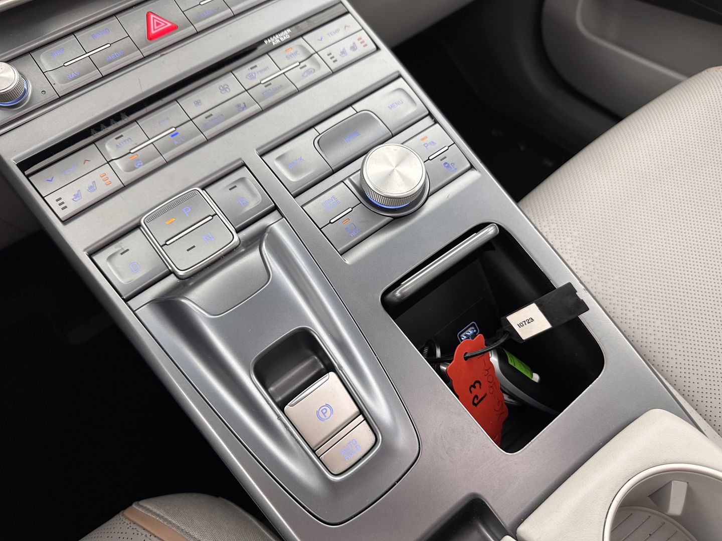 Hyundai NEXO FCEV Plus Pack [ HYDROGENIUM ] (INCL-BTW) (WATERSTOF) *PANO | NAPPA-FULL-LEATHER | NAVI-FULLMAP | ADAPT.CRUISE |  FULL-LED | KEYLESS | DAB |  KRELL-AUDIO | DIGI-WIDESCREEN-COCKPIT | SURROUND-VIEW | SHIFT-PADDLES | COMFORT.