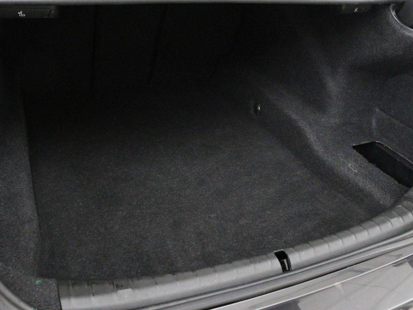 BMW 5 Serie 520i High Executive | M-Sport | Leder | Stoelverwarming | Trekhaak | 20'' | Adaptief LED | Comfortstoelen | Navigatie | Parkeerhulp | Memory