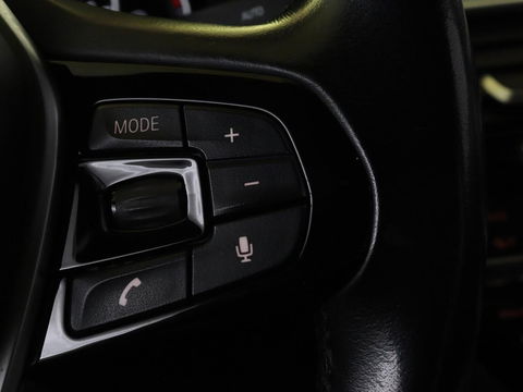 BMW 5 Serie 520i High Executive | M-Sport | Leder | Stoelverwarming | Trekhaak | 20'' | Adaptief LED | Comfortstoelen | Navigatie | Parkeerhulp | Memory