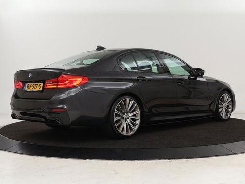 BMW 5 Serie 520i High Executive | M-Sport | Leder | Stoelverwarming | Trekhaak | 20'' | Adaptief LED | Comfortstoelen | Navigatie | Parkeerhulp | Memory