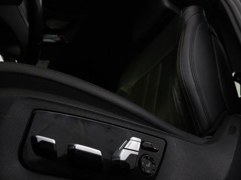 BMW 5 Serie 520i High Executive | M-Sport | Leder | Stoelverwarming | Trekhaak | 20'' | Adaptief LED | Comfortstoelen | Navigatie | Parkeerhulp | Memory
