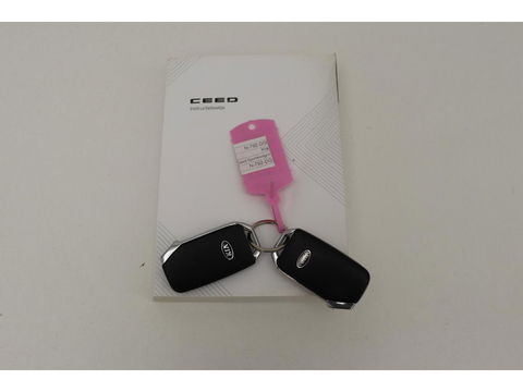 Kia Ceed 1.0 T-GDi GT-Line | Trekhaak | Stoel & stuurverwarming | Camera | Carplay | Park Assist | Navigatie | Keyless | Full LED