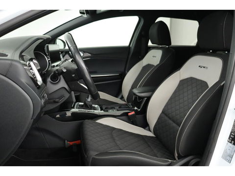 Kia Ceed 1.0 T-GDi GT-Line | Trekhaak | Stoel & stuurverwarming | Camera | Carplay | Park Assist | Navigatie | Keyless | Full LED