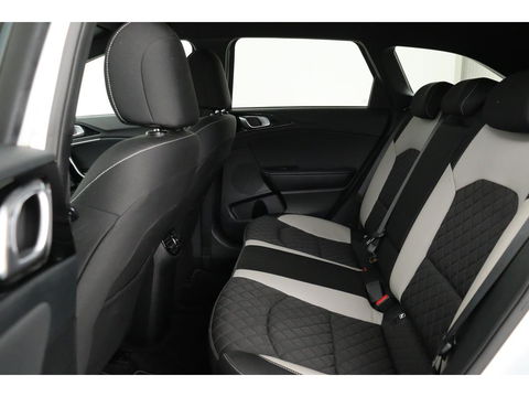 Kia Ceed 1.0 T-GDi GT-Line | Trekhaak | Stoel & stuurverwarming | Camera | Carplay | Park Assist | Navigatie | Keyless | Full LED