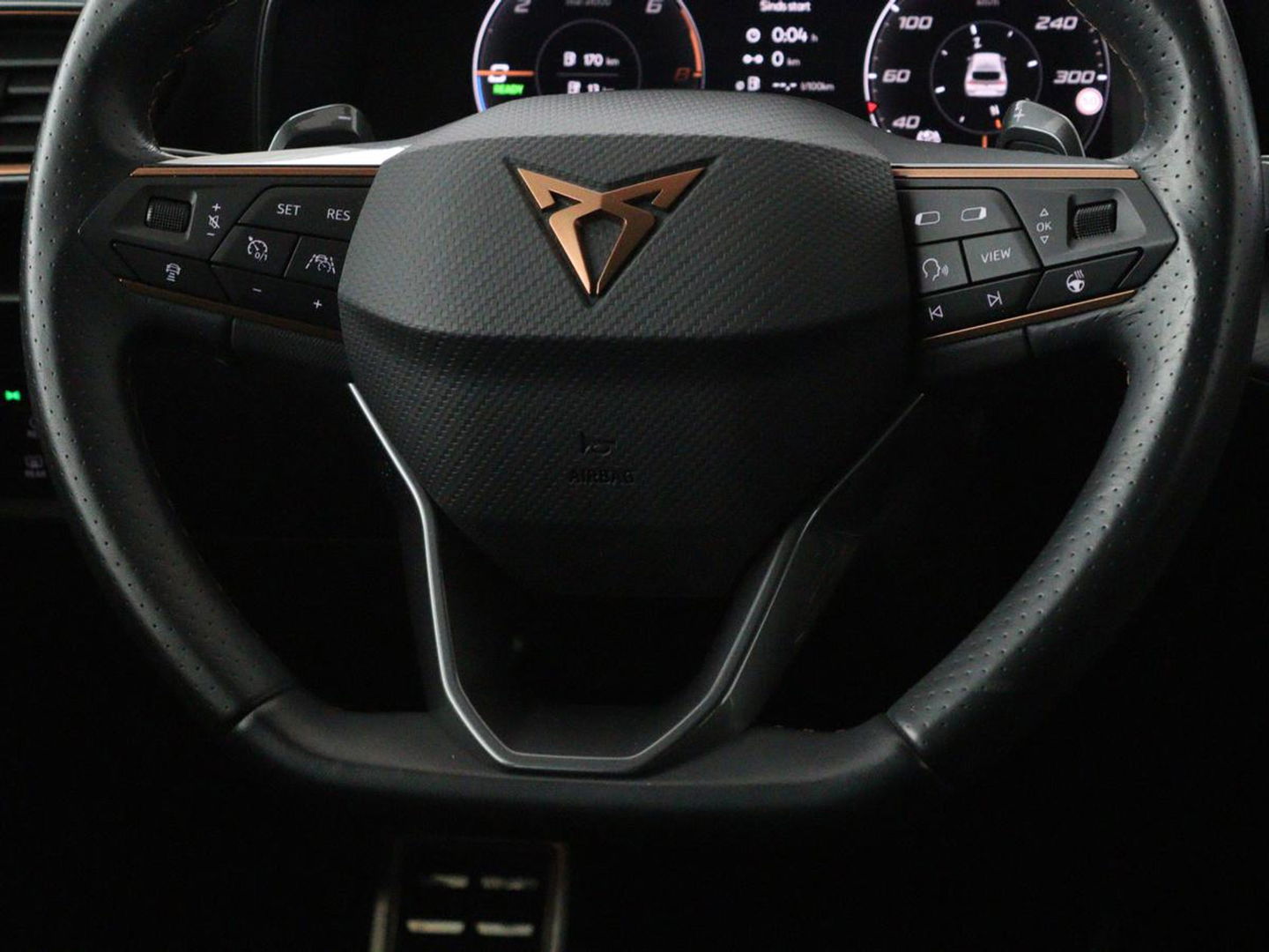 CUPRA Leon 1.4 e-Hybrid | Stoel & stuurverwarming | Carplay | Camera | Adaptive cruise | Sfeerverlichting | Navigatie | Park Assist | Keyless | Full LED | PHEV