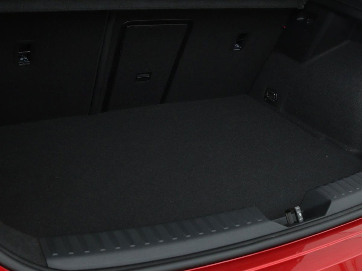 CUPRA Leon 1.4 e-Hybrid | Stoel & stuurverwarming | Carplay | Camera | Adaptive cruise | Sfeerverlichting | Navigatie | Park Assist | Keyless | Full LED | PHEV