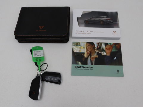 CUPRA Leon 1.4 e-Hybrid | Stoel & stuurverwarming | Carplay | Camera | Adaptive cruise | Sfeerverlichting | Navigatie | Park Assist | Keyless | Full LED | PHEV