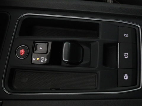 CUPRA Leon 1.4 e-Hybrid | Stoel & stuurverwarming | Carplay | Camera | Adaptive cruise | Sfeerverlichting | Navigatie | Park Assist | Keyless | Full LED | PHEV