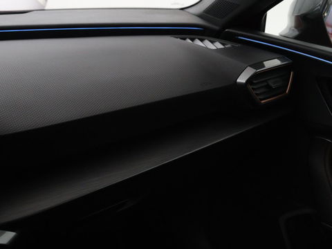 CUPRA Leon 1.4 e-Hybrid | Stoel & stuurverwarming | Carplay | Camera | Adaptive cruise | Sfeerverlichting | Navigatie | Park Assist | Keyless | Full LED | PHEV