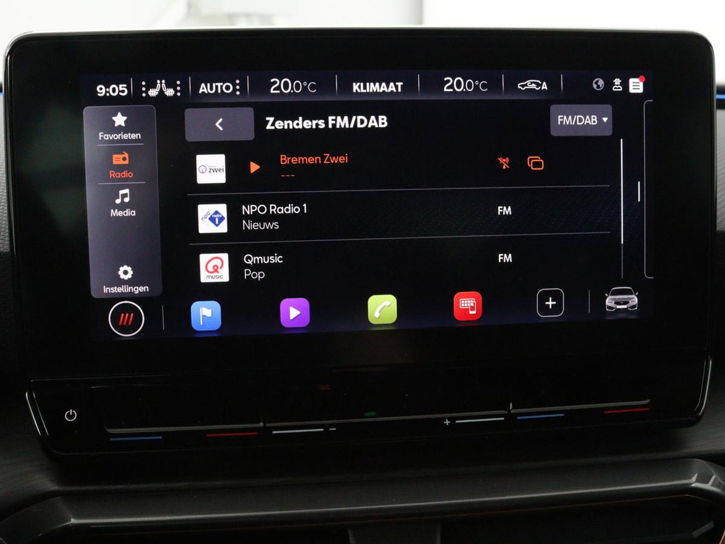 CUPRA Leon 1.4 e-Hybrid | Stoel & stuurverwarming | Carplay | Camera | Adaptive cruise | Sfeerverlichting | Navigatie | Park Assist | Keyless | Full LED | PHEV