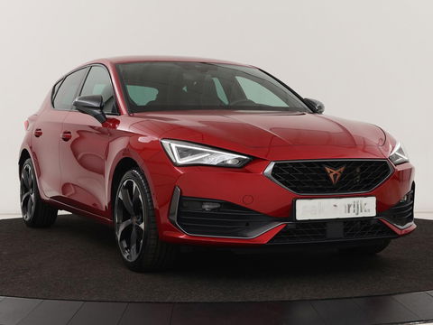 CUPRA Leon 1.4 e-Hybrid | Stoel & stuurverwarming | Carplay | Camera | Adaptive cruise | Sfeerverlichting | Navigatie | Park Assist | Keyless | Full LED | PHEV