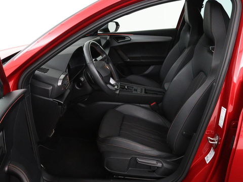 CUPRA Leon 1.4 e-Hybrid | Stoel & stuurverwarming | Carplay | Camera | Adaptive cruise | Sfeerverlichting | Navigatie | Park Assist | Keyless | Full LED | PHEV