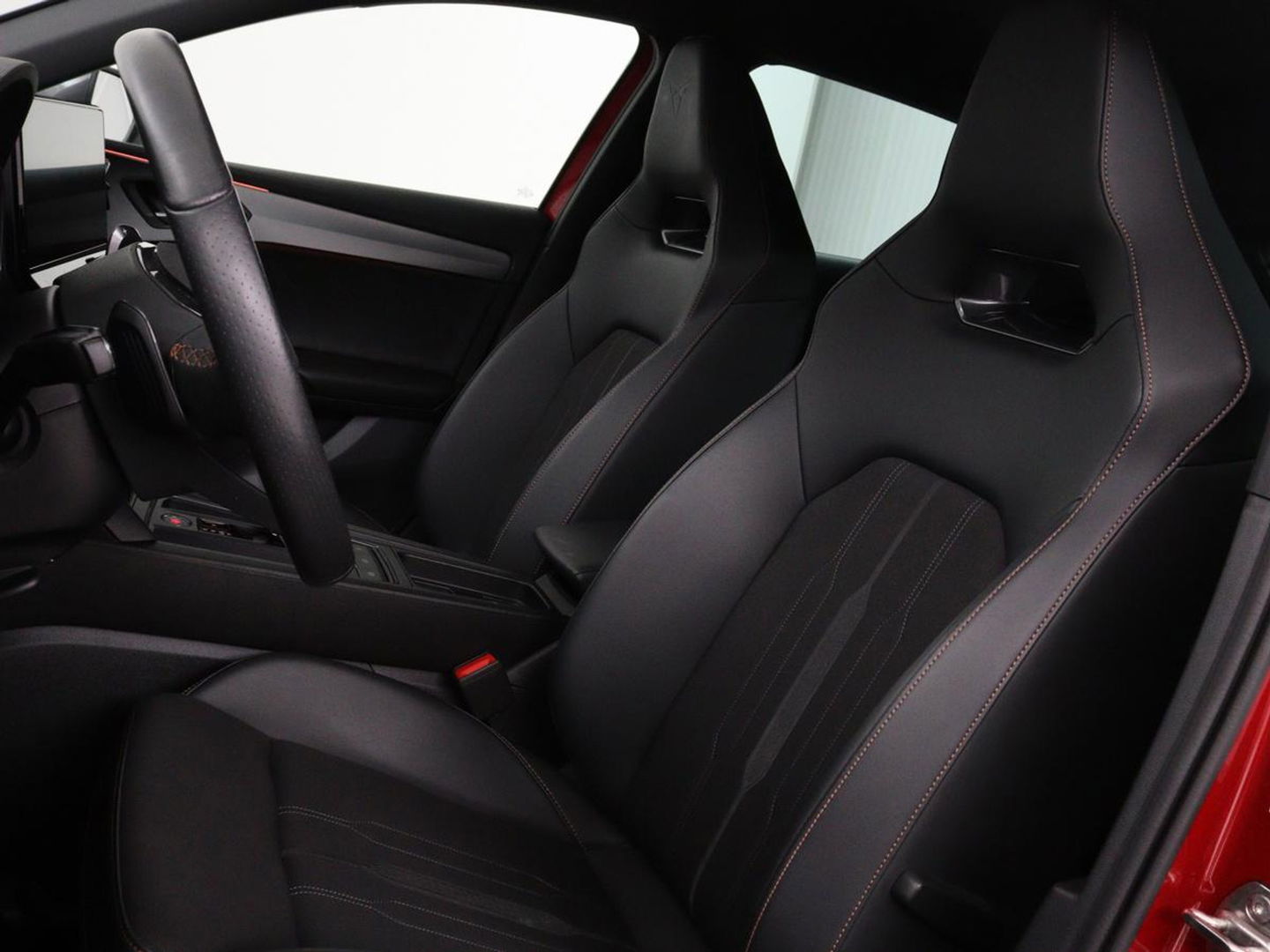 CUPRA Leon 1.4 e-Hybrid | Stoel & stuurverwarming | Carplay | Camera | Adaptive cruise | Sfeerverlichting | Navigatie | Park Assist | Keyless | Full LED | PHEV