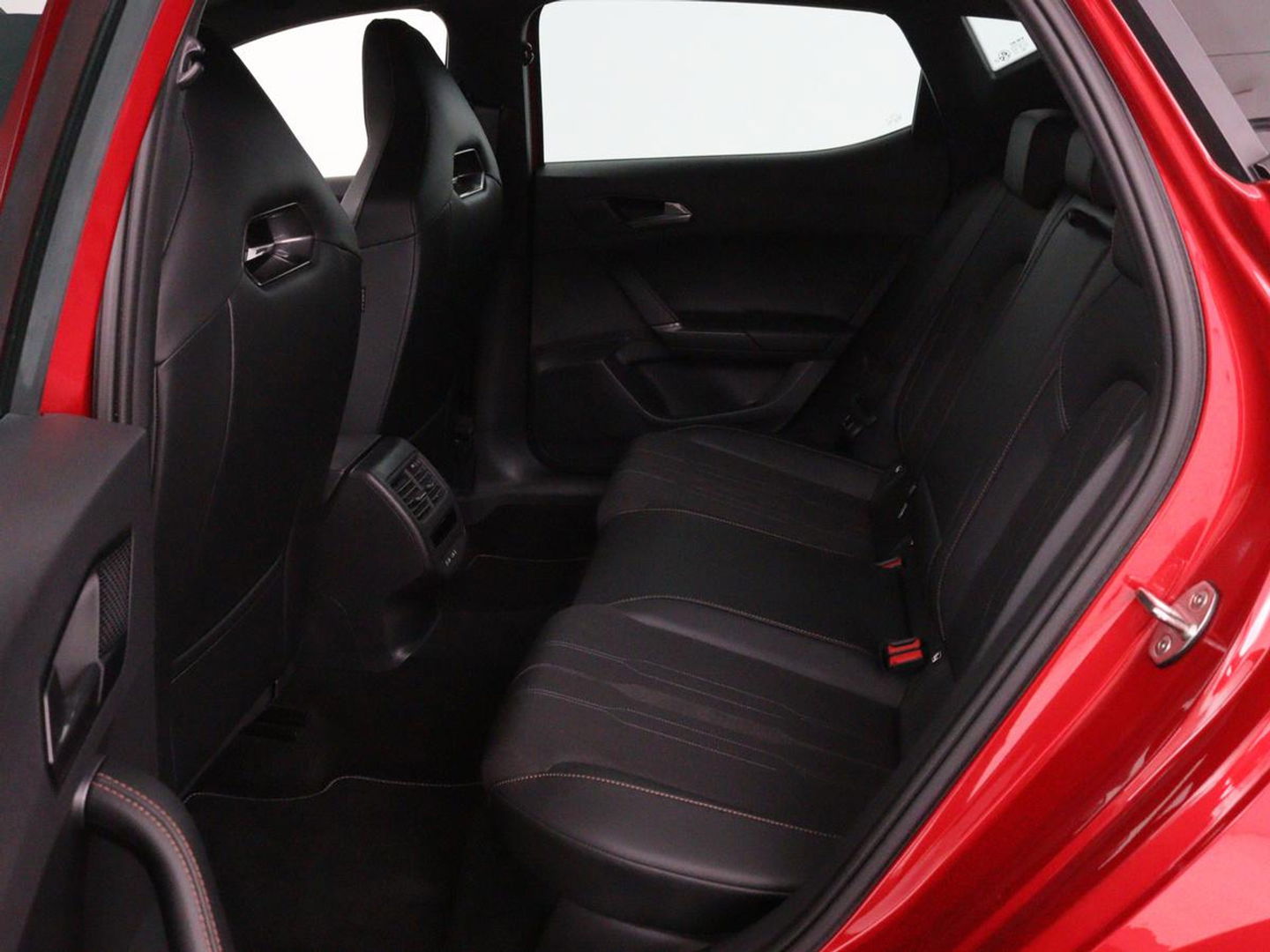 CUPRA Leon 1.4 e-Hybrid | Stoel & stuurverwarming | Carplay | Camera | Adaptive cruise | Sfeerverlichting | Navigatie | Park Assist | Keyless | Full LED | PHEV