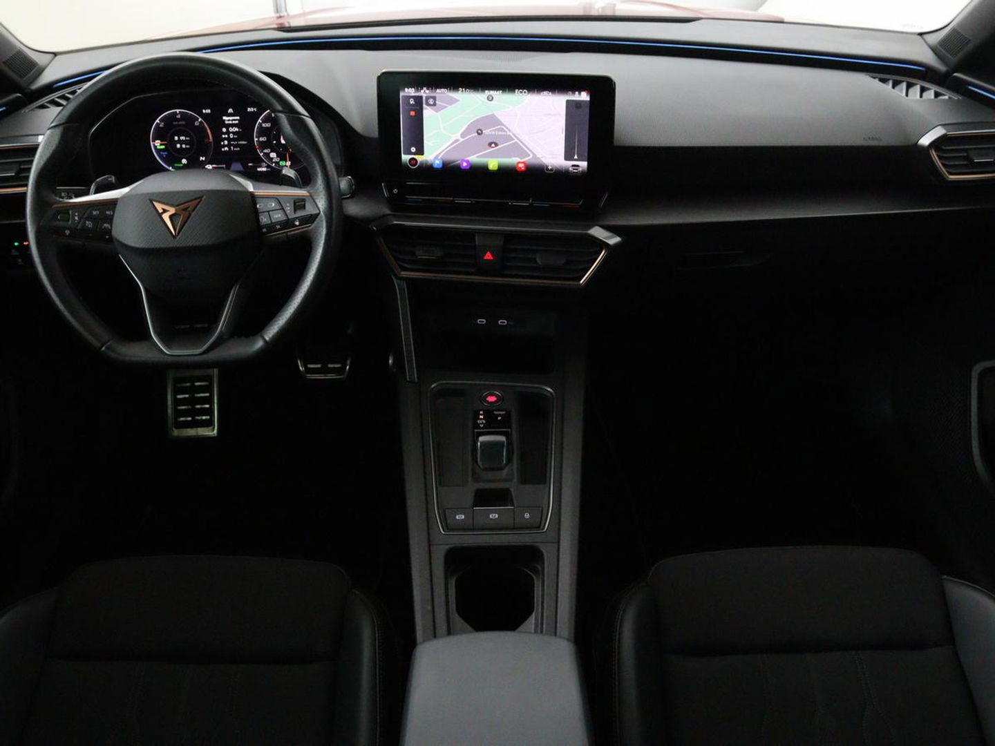 CUPRA Leon 1.4 e-Hybrid | Stoel & stuurverwarming | Carplay | Camera | Adaptive cruise | Sfeerverlichting | Navigatie | Park Assist | Keyless | Full LED | PHEV