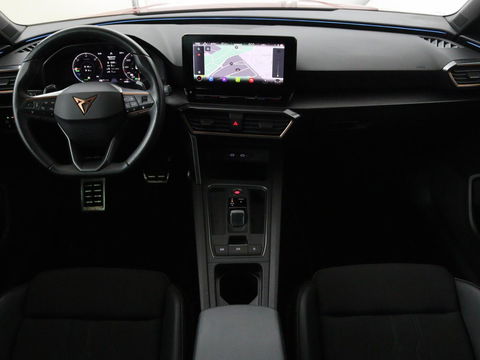 CUPRA Leon 1.4 e-Hybrid | Stoel & stuurverwarming | Carplay | Camera | Adaptive cruise | Sfeerverlichting | Navigatie | Park Assist | Keyless | Full LED | PHEV