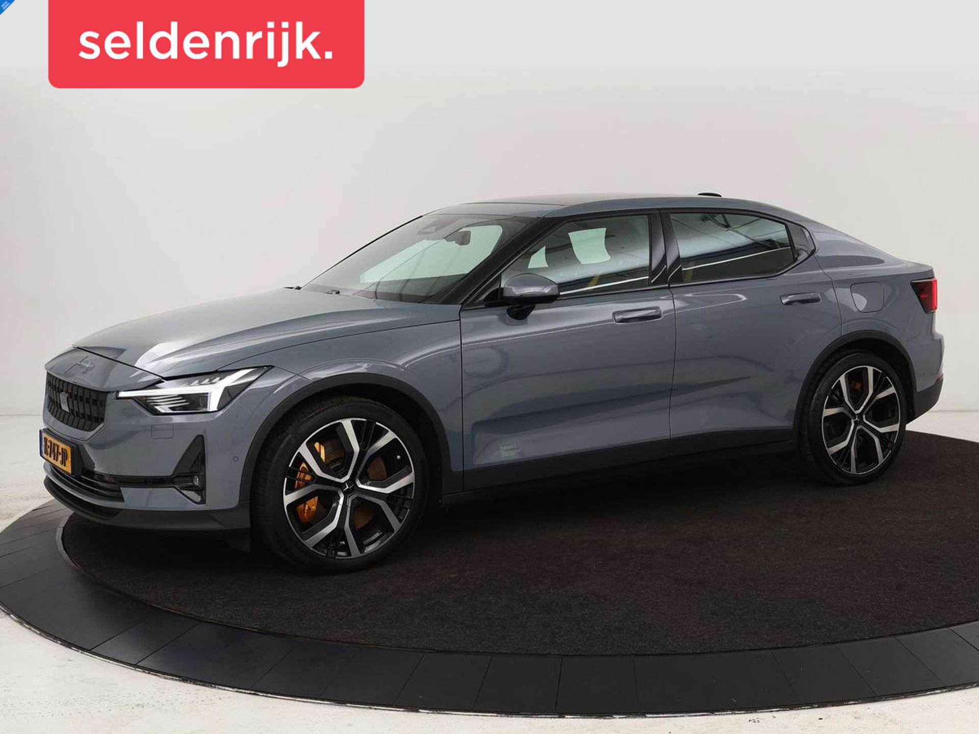 Polestar 2 Long Range Dual Motor Launch Edition 78kWh | Panoramadak | Trekhaak | Stoel & stuurverwarming | 360 camera | Adaptive cruise | Harman/Kardon | Carplay