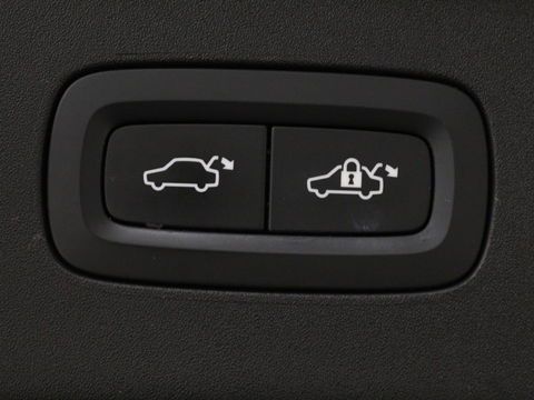Polestar 2 Long Range Dual Motor Launch Edition 78kWh | Panoramadak | Trekhaak | Stoel & stuurverwarming | 360 camera | Adaptive cruise | Harman/Kardon | Carplay