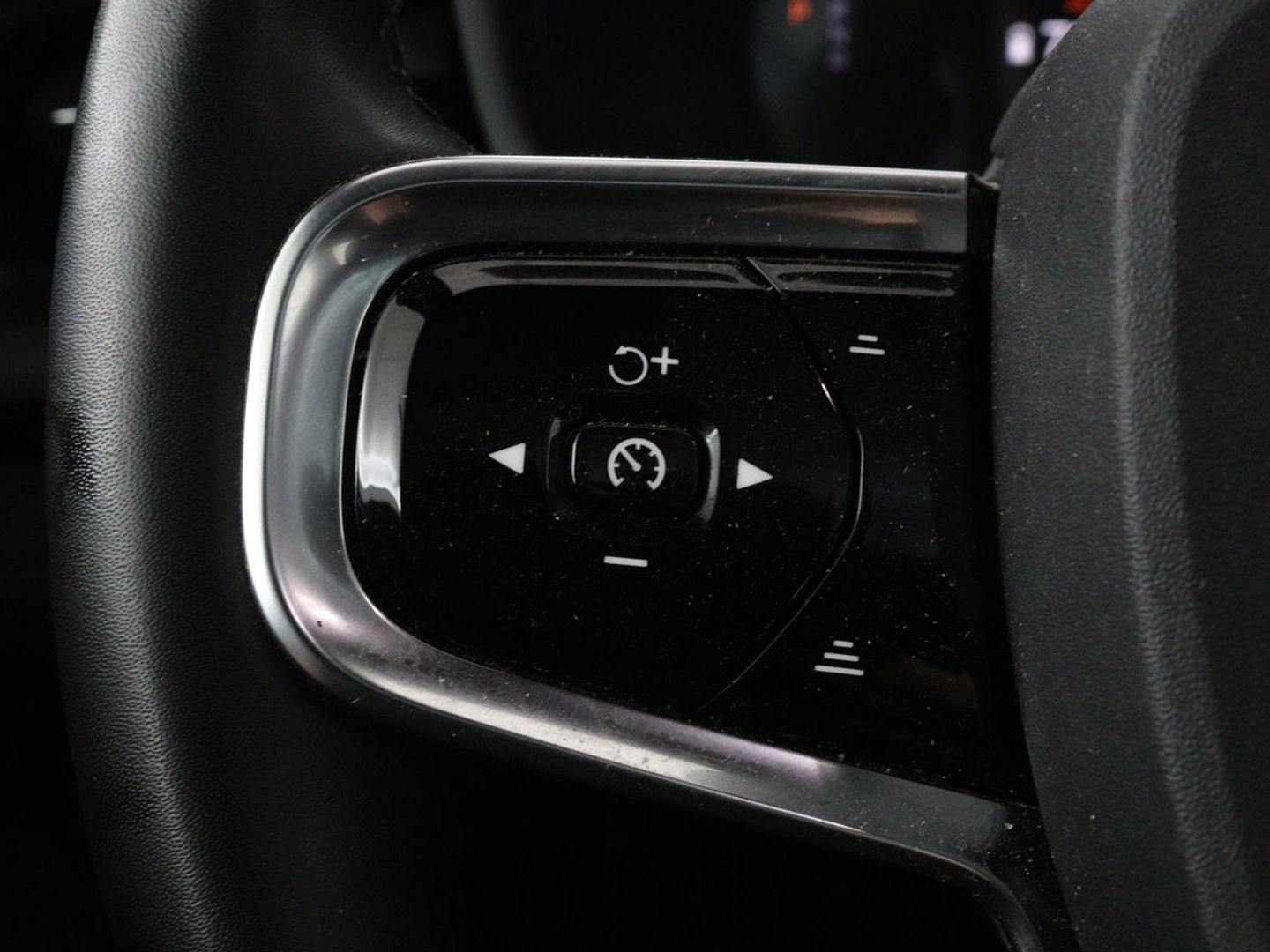 Polestar 2 Long Range Dual Motor Launch Edition 78kWh | Panoramadak | Trekhaak | Stoel & stuurverwarming | 360 camera | Adaptive cruise | Harman/Kardon | Carplay