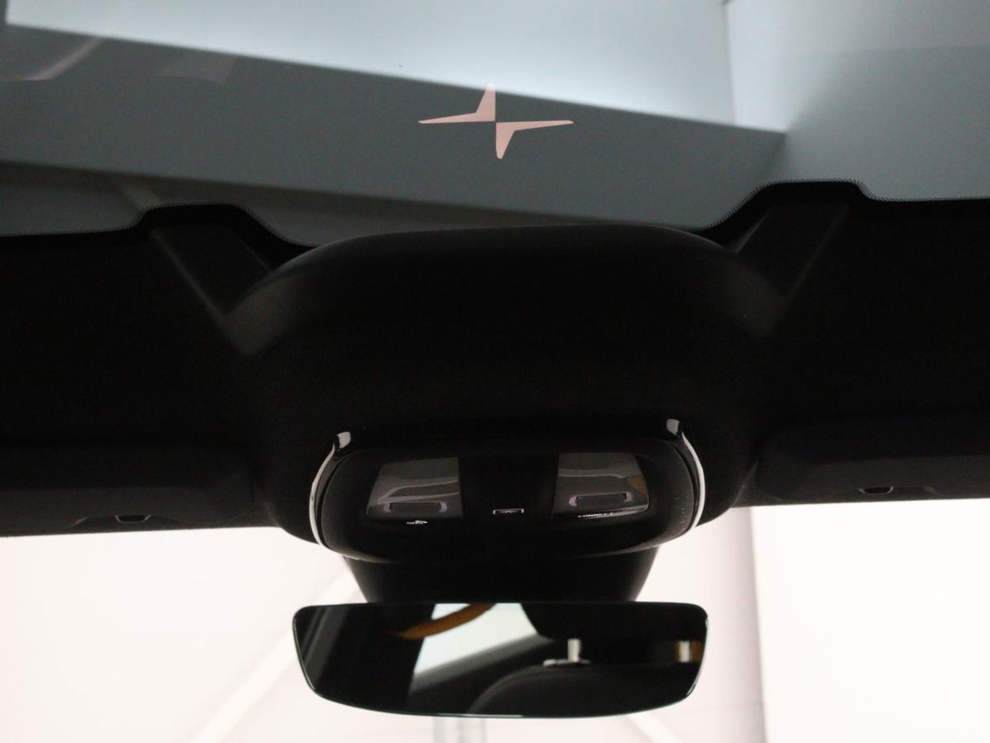 Polestar 2 Long Range Dual Motor Launch Edition 78kWh | Panoramadak | Trekhaak | Stoel & stuurverwarming | 360 camera | Adaptive cruise | Harman/Kardon | Carplay