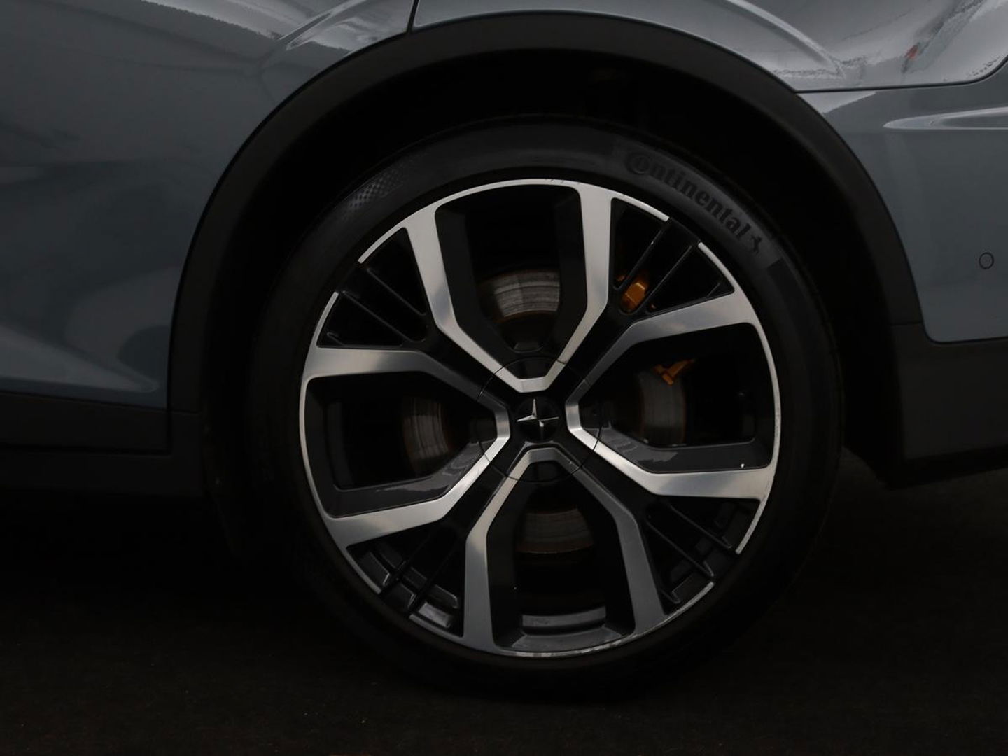 Polestar 2 Long Range Dual Motor Launch Edition 78kWh | Panoramadak | Trekhaak | Stoel & stuurverwarming | 360 camera | Adaptive cruise | Harman/Kardon | Carplay