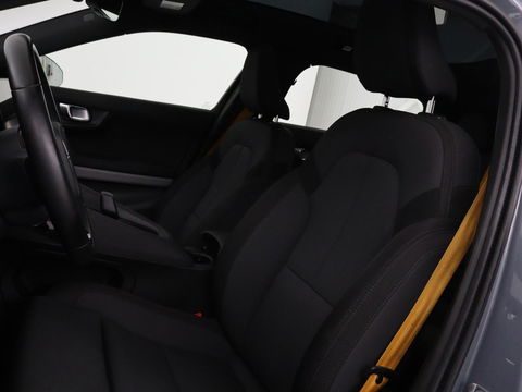 Polestar 2 Long Range Dual Motor Launch Edition 78kWh | Panoramadak | Trekhaak | Stoel & stuurverwarming | 360 camera | Adaptive cruise | Harman/Kardon | Carplay