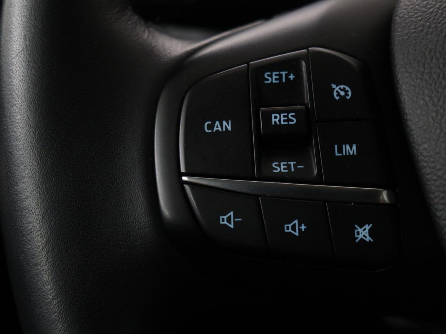 Ford Focus 1.0 EcoBoost Hybrid Trend Edition Business | Camera | Carplay | Full LED | Navigatie | Sportstoelen | Airco | Cruise control | Parkeerhulp | Bluetooth