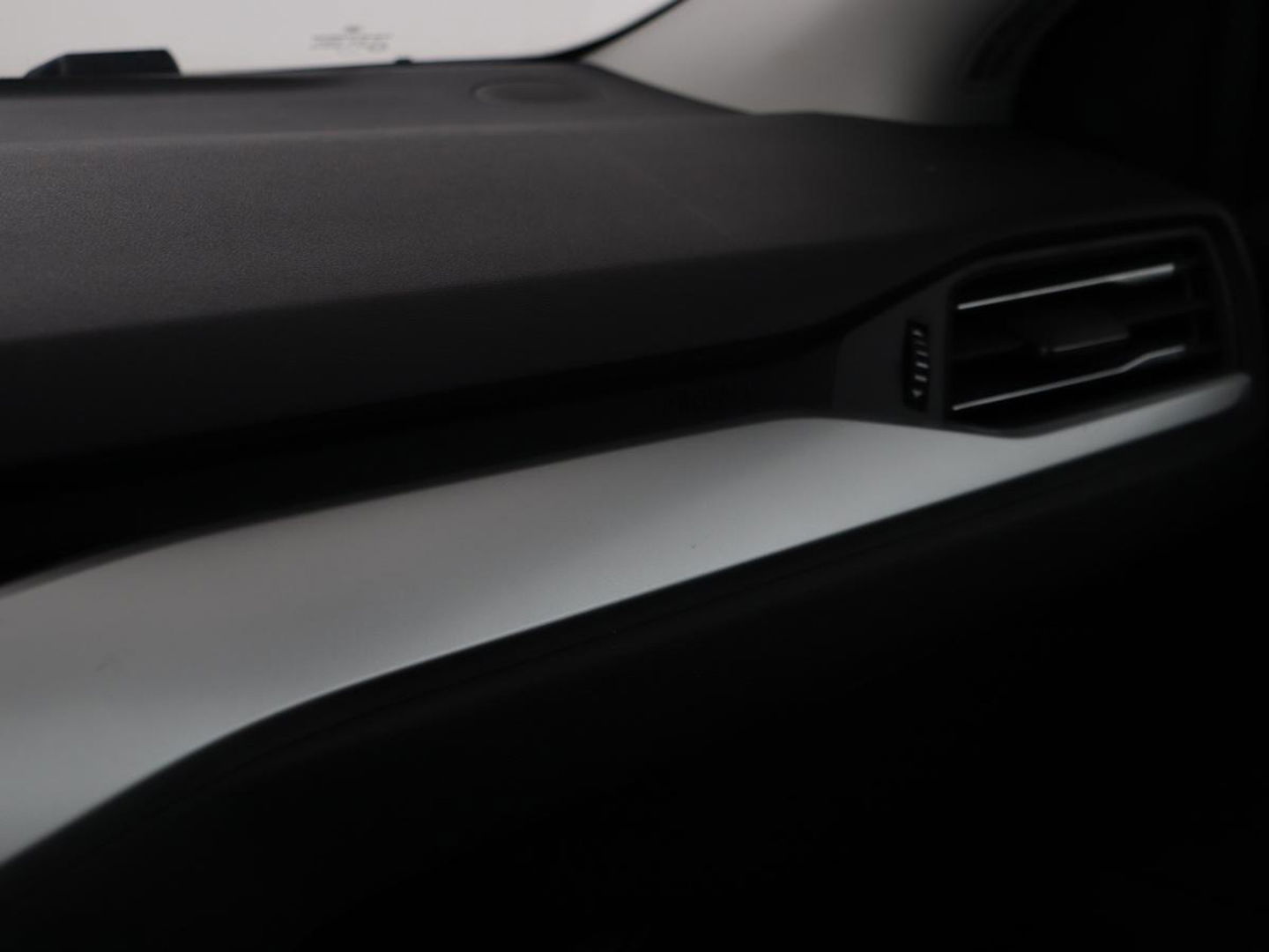 Ford Focus 1.0 EcoBoost Hybrid Trend Edition Business | Camera | Carplay | Full LED | Navigatie | Sportstoelen | Airco | Cruise control | Parkeerhulp | Bluetooth