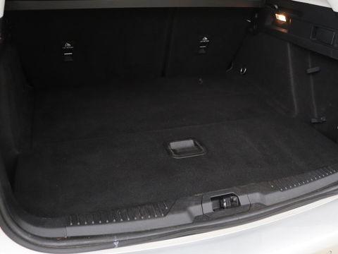 Ford Focus 1.0 EcoBoost Hybrid Trend Edition Business | Camera | Carplay | Full LED | Navigatie | Sportstoelen | Airco | Cruise control | Parkeerhulp | Bluetooth