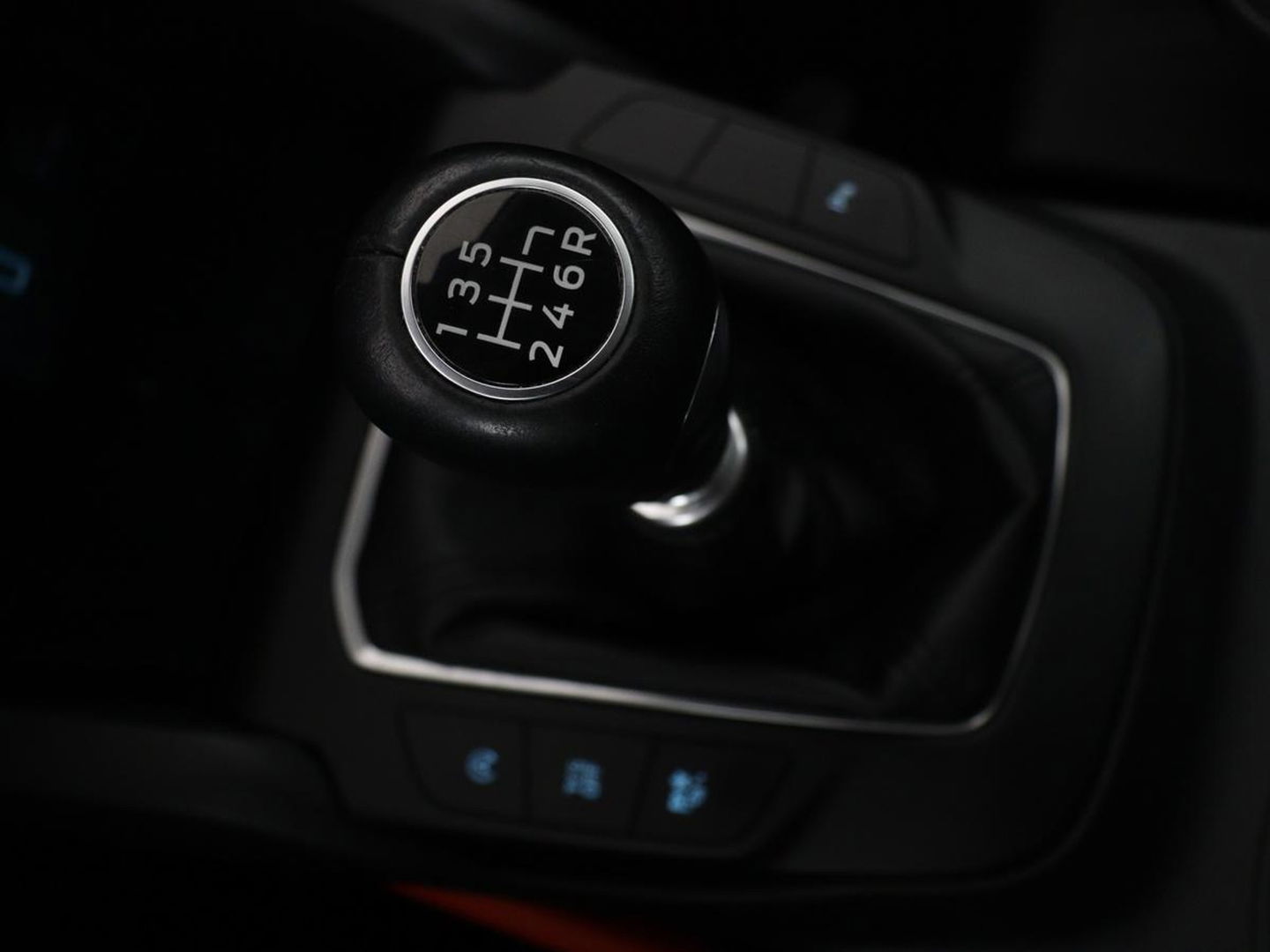 Ford Focus 1.0 EcoBoost Hybrid Trend Edition Business | Camera | Carplay | Full LED | Navigatie | Sportstoelen | Airco | Cruise control | Parkeerhulp | Bluetooth