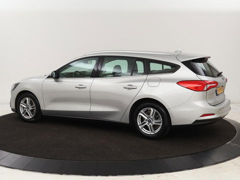 Ford Focus 1.0 EcoBoost Hybrid Trend Edition Business | Camera | Carplay | Full LED | Navigatie | Sportstoelen | Airco | Cruise control | Parkeerhulp | Bluetooth