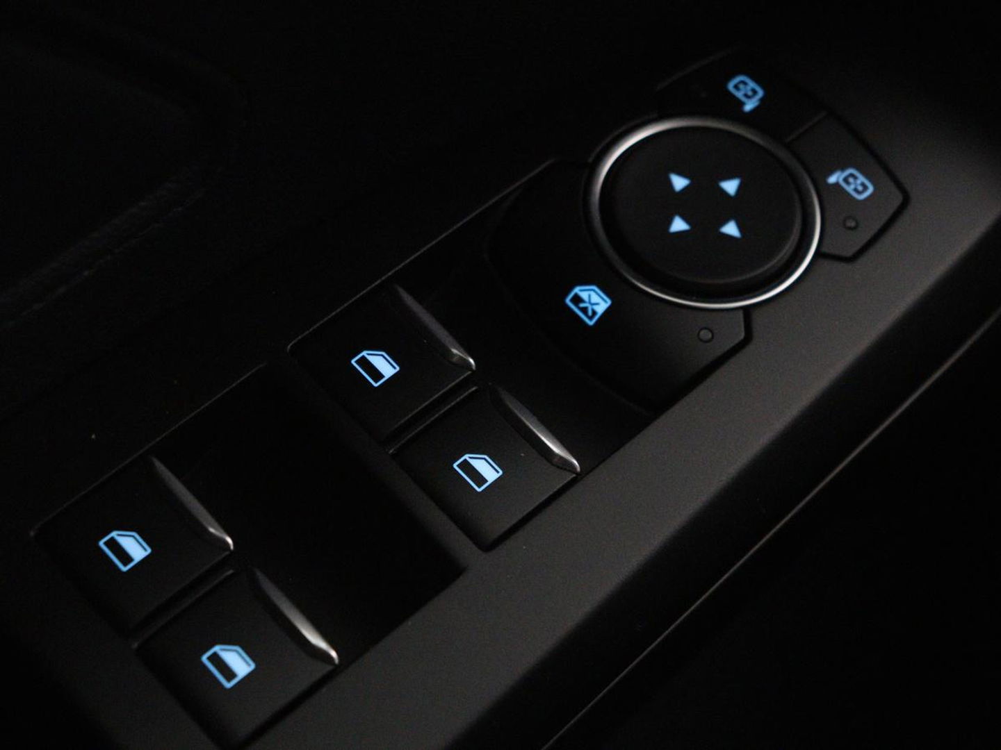 Ford Focus 1.0 EcoBoost Hybrid Trend Edition Business | Camera | Carplay | Full LED | Navigatie | Sportstoelen | Airco | Cruise control | Parkeerhulp | Bluetooth