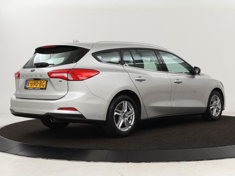 Ford Focus 1.0 EcoBoost Hybrid Trend Edition Business | Camera | Carplay | Full LED | Navigatie | Sportstoelen | Airco | Cruise control | Parkeerhulp | Bluetooth