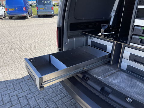 Volkswagen Caddy 2.0 TDI 102pk L2H1 BMT Maxi Comfortline / vaste prijs rijklaar € 14.950 ex btw / lease vanaf € 252 / airco / cruise / navi / achterklep / Bott ingerichte laadruimte !