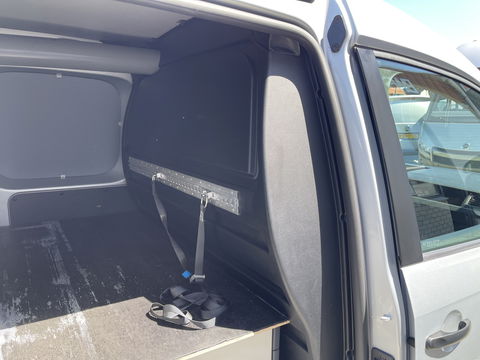 Volkswagen Caddy 2.0 TDI 102pk L2H1 BMT Maxi Comfortline / vaste prijs rijklaar € 14.950 ex btw / lease vanaf € 252 / airco / cruise / navi / achterklep / Bott ingerichte laadruimte !