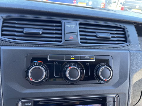 Volkswagen Caddy 2.0 TDI 102pk L2H1 BMT Maxi Comfortline / vaste prijs rijklaar € 14.950 ex btw / lease vanaf € 252 / airco / cruise / navi / achterklep / Bott ingerichte laadruimte !
