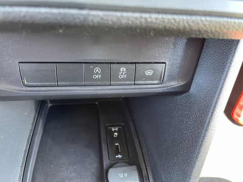 Volkswagen Caddy 2.0 TDI 102pk L2H1 BMT Maxi Comfortline / vaste prijs rijklaar € 14.950 ex btw / lease vanaf € 252 / airco / cruise / navi / achterklep / Bott ingerichte laadruimte !