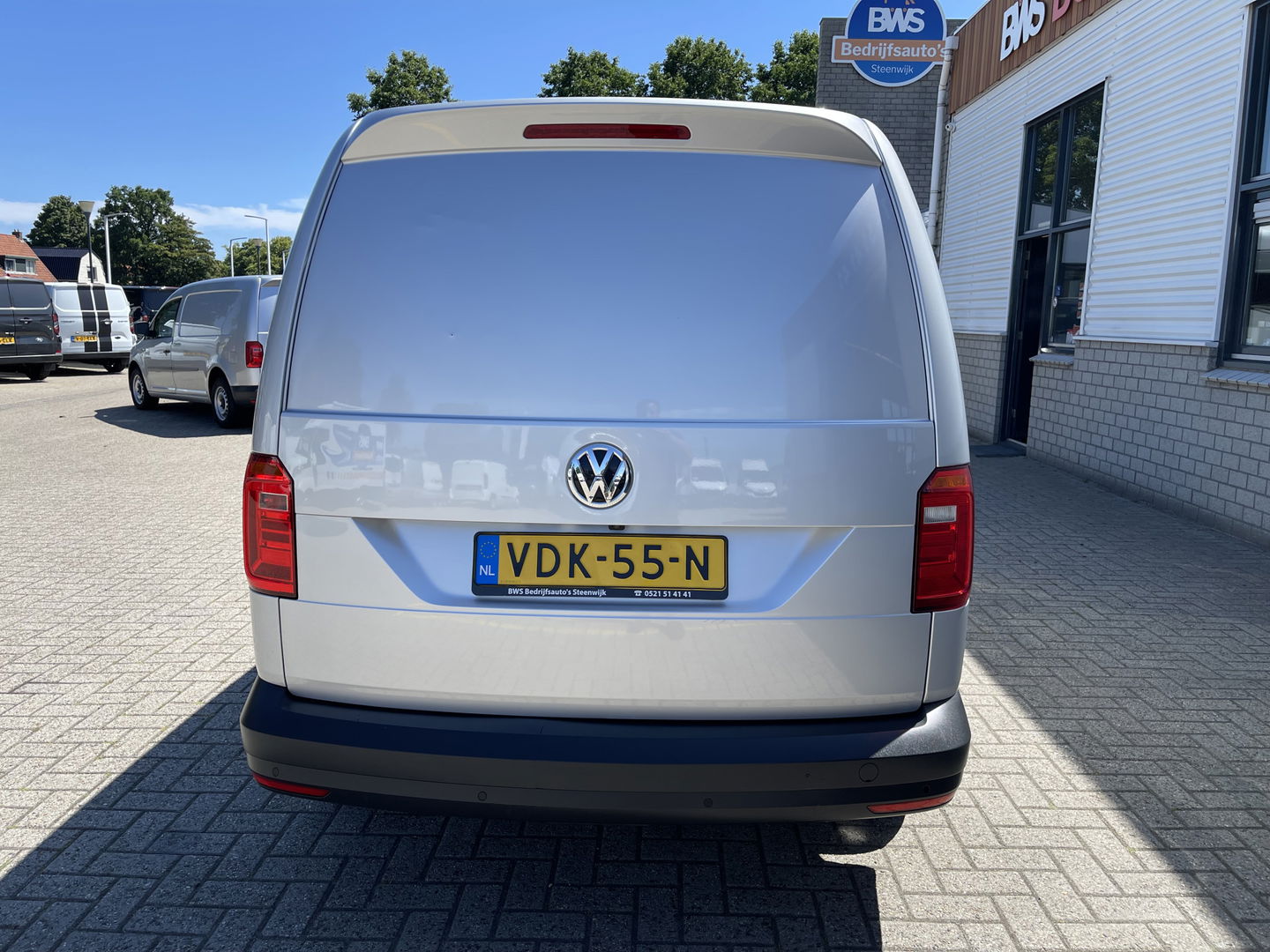 Volkswagen Caddy 2.0 TDI 102pk L2H1 BMT Maxi Comfortline / vaste prijs rijklaar € 14.950 ex btw / lease vanaf € 252 / airco / cruise / navi / achterklep / Bott ingerichte laadruimte !