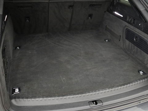 Audi A6 55 TFSIe S Line | 367pk | Trekhaak | Stoel & stuurverwarming | Adaptive cruise | Camera | Matrix LED | Carplay | Sportstoelen | Half leder | Navigatie