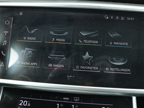 Audi A6 55 TFSIe S Line | 367pk | Trekhaak | Stoel & stuurverwarming | Adaptive cruise | Camera | Matrix LED | Carplay | Sportstoelen | Half leder | Navigatie