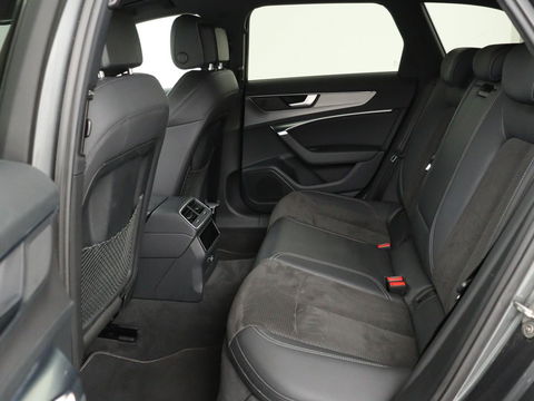 Audi A6 55 TFSIe S Line | 367pk | Trekhaak | Stoel & stuurverwarming | Adaptive cruise | Camera | Matrix LED | Carplay | Sportstoelen | Half leder | Navigatie