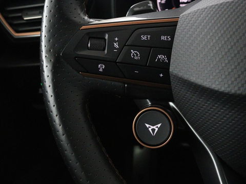 CUPRA Formentor 2.0 TSI VZ | 310pk | Panoramadak | Leder | Trekhaak | Stoel & stuurverwarming | Carplay | Adaptive cruise | Camera | Keyless | Full LED | Sportstoelen