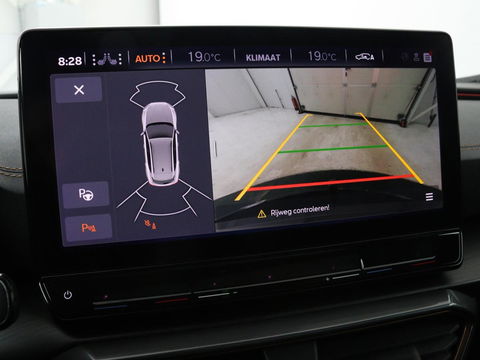 CUPRA Formentor 2.0 TSI VZ | 310pk | Panoramadak | Leder | Trekhaak | Stoel & stuurverwarming | Carplay | Adaptive cruise | Camera | Keyless | Full LED | Sportstoelen