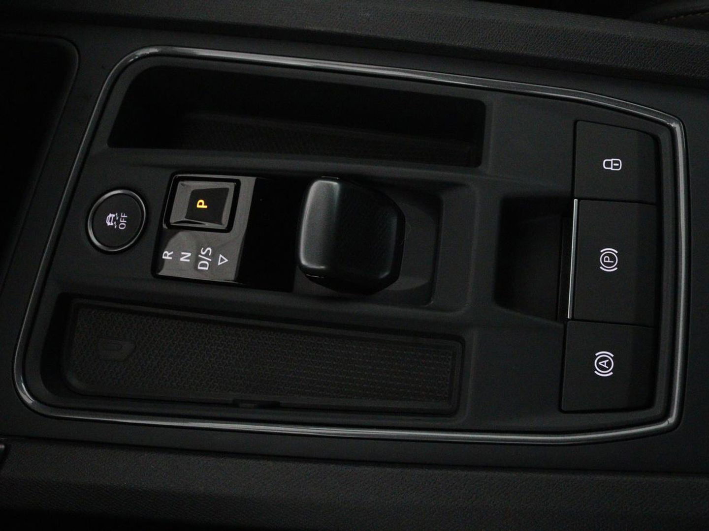CUPRA Formentor 2.0 TSI VZ | 310pk | Panoramadak | Leder | Trekhaak | Stoel & stuurverwarming | Carplay | Adaptive cruise | Camera | Keyless | Full LED | Sportstoelen