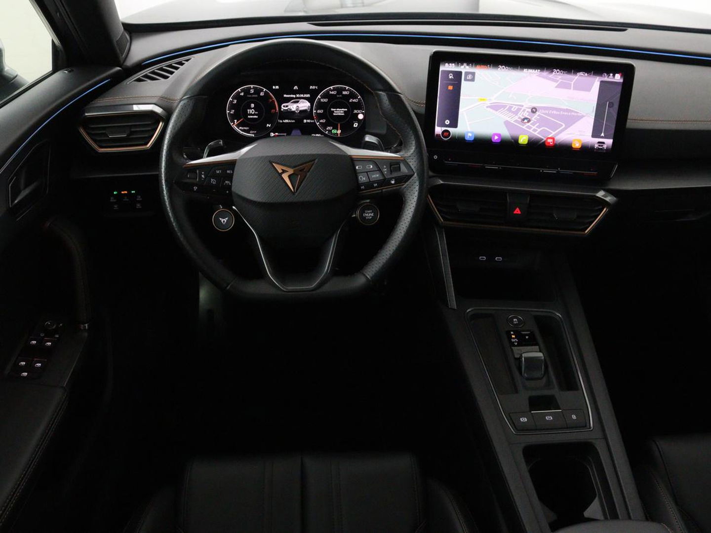 CUPRA Formentor 2.0 TSI VZ | 310pk | Panoramadak | Leder | Trekhaak | Stoel & stuurverwarming | Carplay | Adaptive cruise | Camera | Keyless | Full LED | Sportstoelen