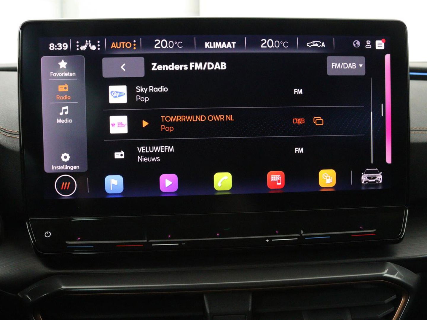 CUPRA Formentor 2.0 TSI VZ | 310pk | Panoramadak | Leder | Trekhaak | Stoel & stuurverwarming | Carplay | Adaptive cruise | Camera | Keyless | Full LED | Sportstoelen